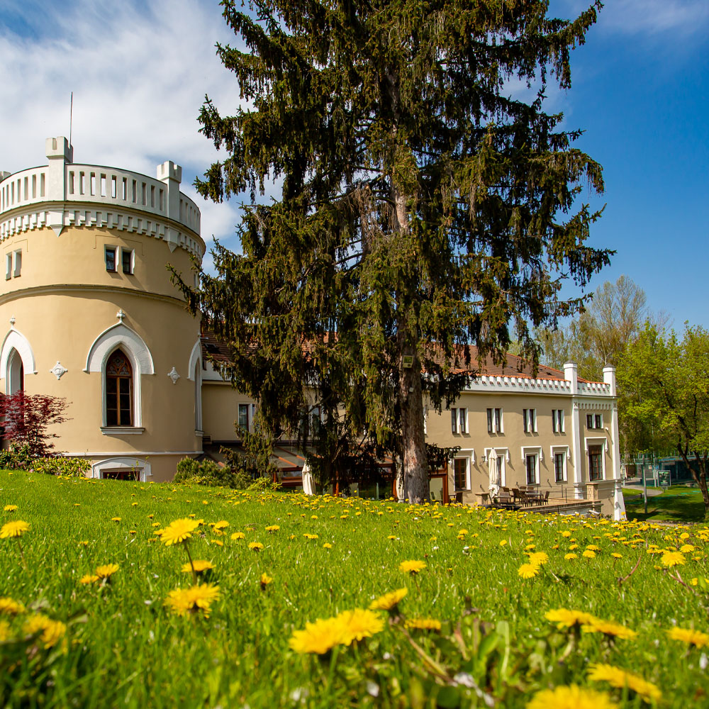 Zámecký areál a park Chateau St. Havel